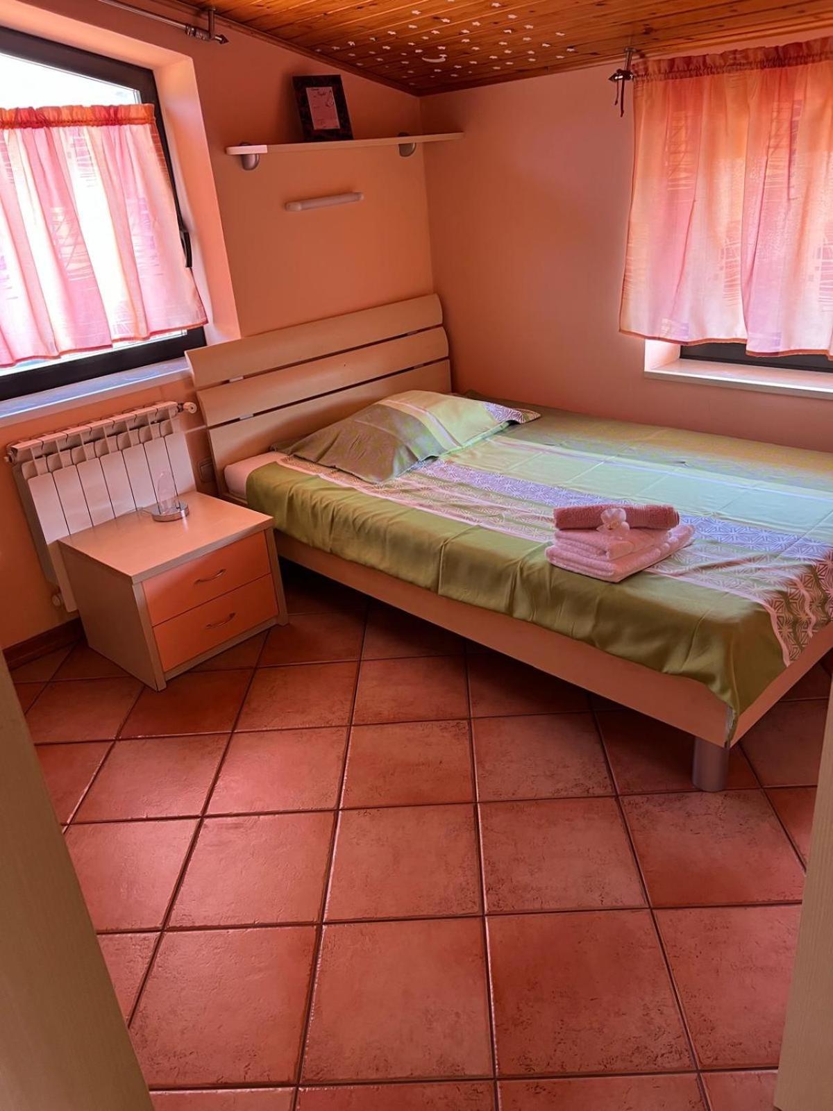 Apartma Mimi Dekani Esterno foto
